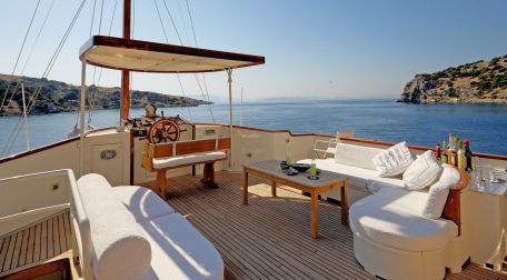 Luxury Yacht Charter